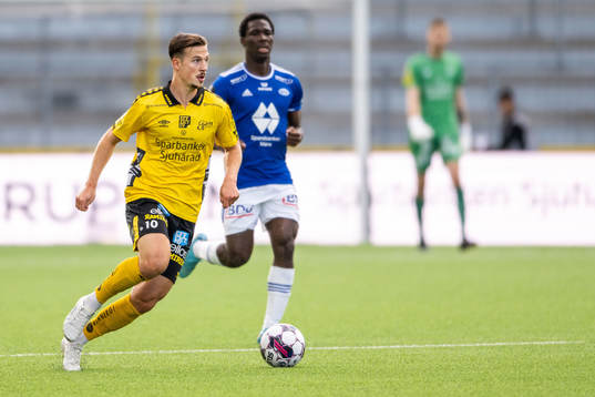 Simon Olsson of Elfsborg and Dator Fofana of Molde