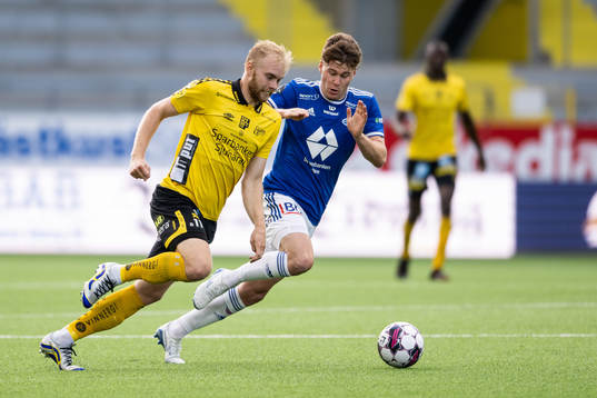 Sveinn Gudjohnsen of Elfsborg and Emil Breivik of Molde
