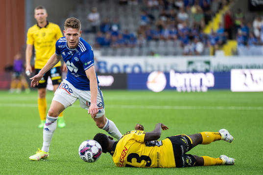 Markus Kaasa of Molde and Michael Baidoo of Elfsborg