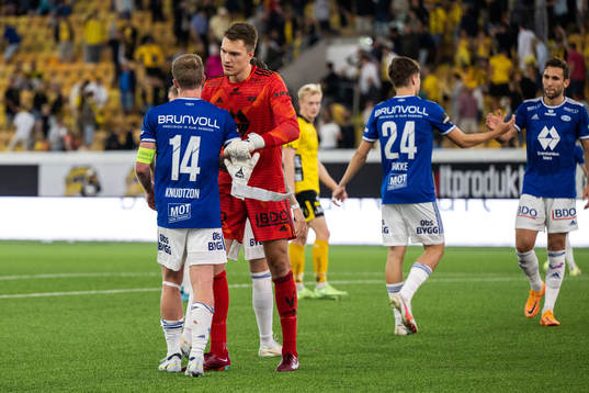 Goalkeeper Jacob Karlstrøm and Erling Knudtzon of Molde