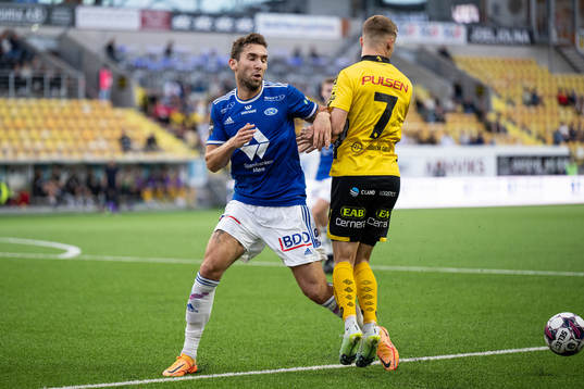 Benjamin Hansen of Molde and Jacob Ondrejka of Elfsborg