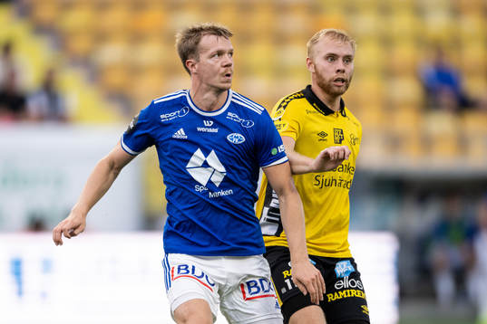 Eirik Haugan of Molde and Sveinn Gudjohnsen of Elfsborg