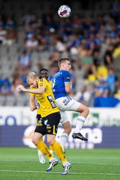 Sveinn Gudjohnsen of Elfsborg and Sivert Mannsverk of Molde