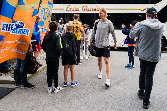 Ulrik Saltnes of Bodø/Glimt arrives