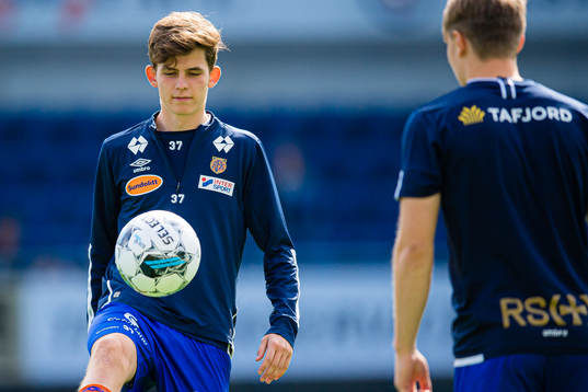 Henrik Molvær Melland of Aalesund warms up