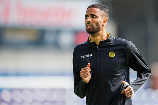 Amahl William D'Vaz Pellegrino of Bodø/Glimt warms up