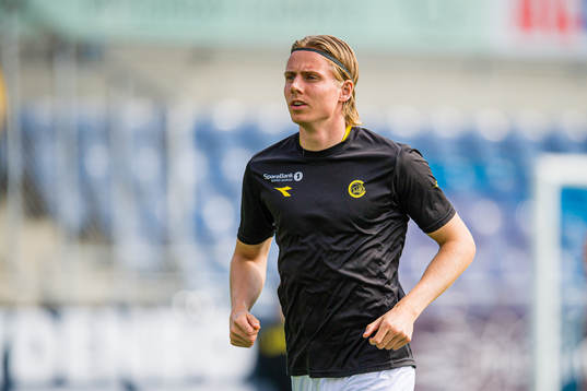 Isak Helstad Amundsen of Bodø/Glimt warms up