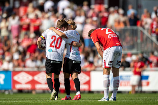 Kalmars Oliver Berg och Sebastian Nanasi jublar