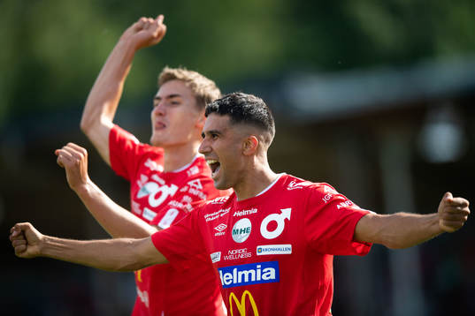Degerfors Elyas Bouzaiene jublar