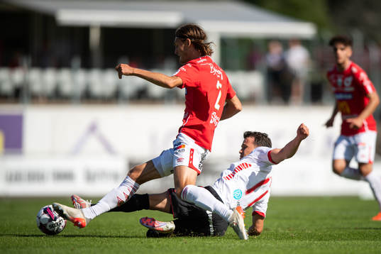 Degerfors Gustav Granath och Kalmars Simon Skrabb