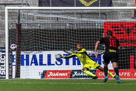 Östersunds målvakt Aly Keita