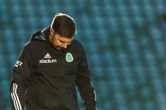 Sundsvalls tränare Brian Clarhaut deppar fotbollsmatchen i