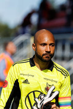 Östersunds målvakt Aly Keita  deppar