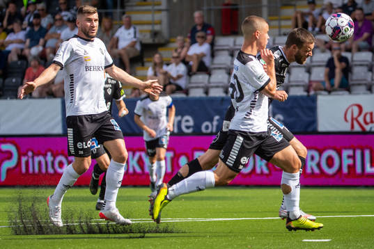 Brages Niklas Söderberg nickar in 0-2