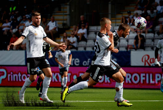 Brage Niklas Söderberg gör 0-2