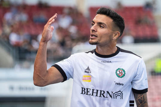 Örebros Ahmed Yasin reagerar
