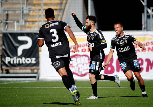 Brages Jonathan Syberg Tamimi jublar
