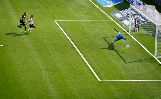 Brages Niklas Söderberg nickar in 0-2