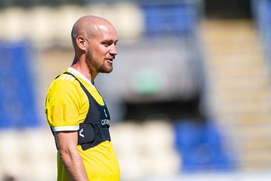 Falkenbergs Christoffer Carlsson före fotbollsmatchen i
