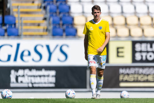 Falkenbergs Adam Eriksson före fotbollsmatchen i Ettan