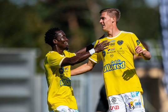 Falkenbergs Godwin Aguda jublar