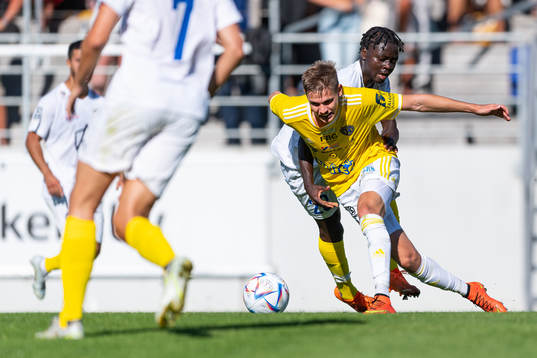 Falkenbergs Taylor Silverholt och IFK Malmös Martins Egbe