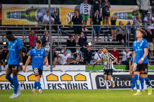 Landskronas Erik Pärsson jublar