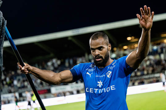 Halmstads Phil Ofosu-Ayeh jublar