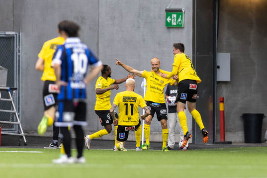 Mjällbys Viktor Gustafson jublar