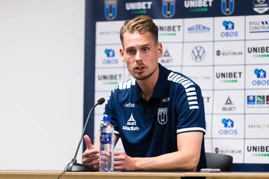 Sirius tränare Daniel Bäckström på presskonferensen