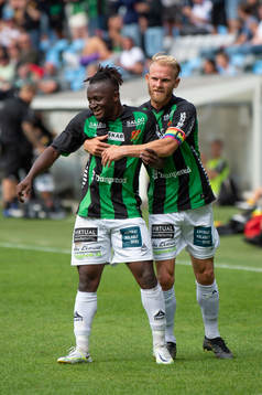 GAIS Niklas Andersen och Michael Kargbo jublar