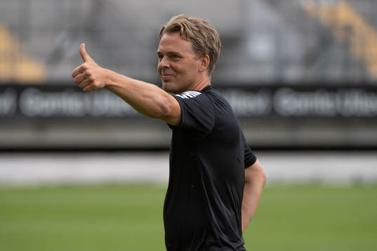 GAIS tränare Fredrik Holmberg jublar