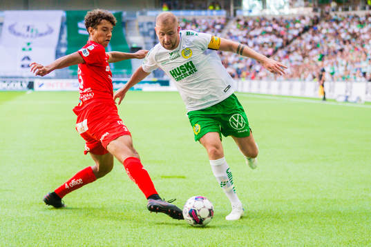 Värnamos Robin Tihi och Hammarbys Darijan Bojanic