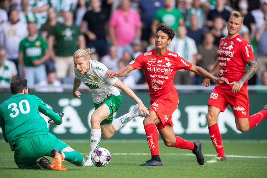 Hammarbys Gustav Ludwigson och Värnamos Robin Tihi