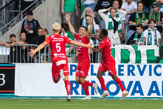Värnamos Marcus Antonsson jublar