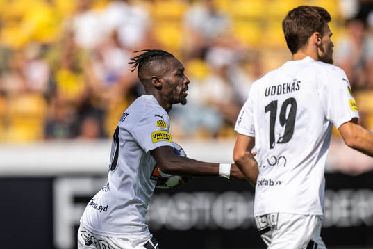 Häckens Blair Sebastian Turgott jublar