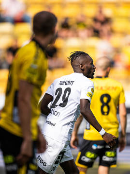 Häckens Blair Sebastian Turgott jublar