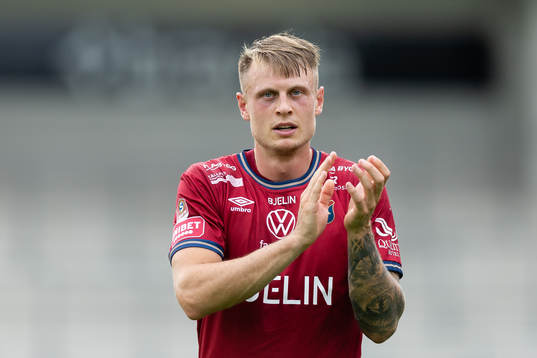Örgrytes Marcus Haglind Sangré tackar publiken