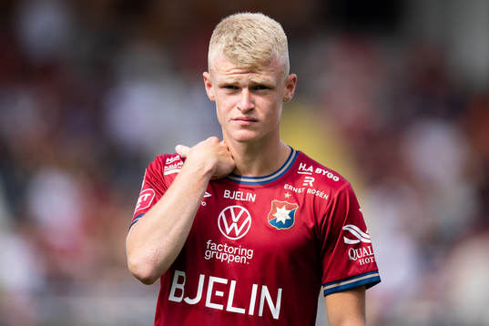 Örgrytes Olle Johansson innan fotbollsmatchen i Superettan