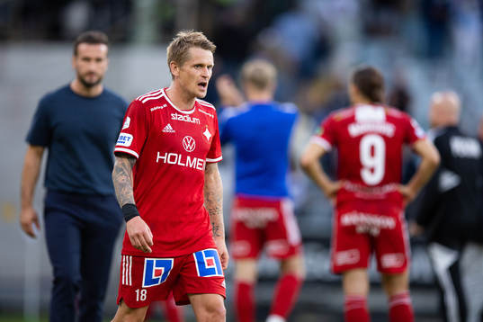 IFK Norrköpings Ari Freyr Skúlason deppar
