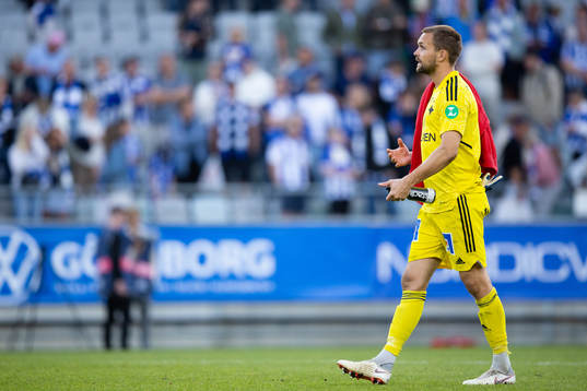 IFK Norrköpings målvakt Oscar Jansson deppar