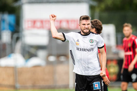 Örebros Axel Andresson jublar
