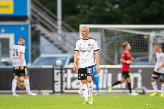 Örebros Daniel Gustafsson deppar