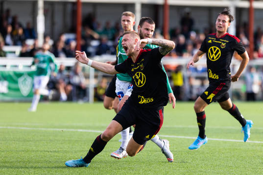 Östersunds Kevin Jablinski och Brages Niklas Söderberg