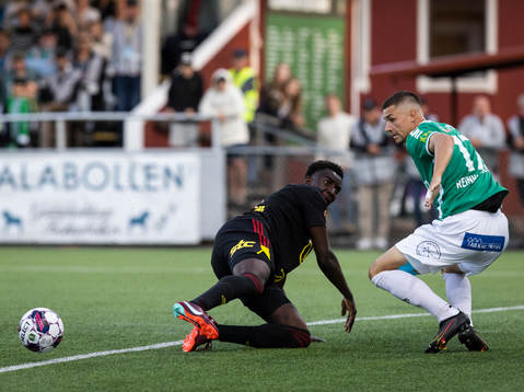 Östersunds Yannick Adjoumani och Brages Andre Reinholdsson