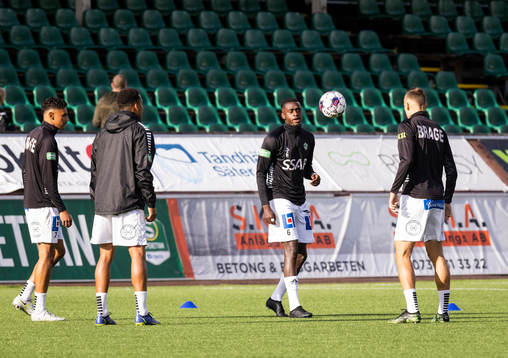 Brages Adil Titi värmer upp