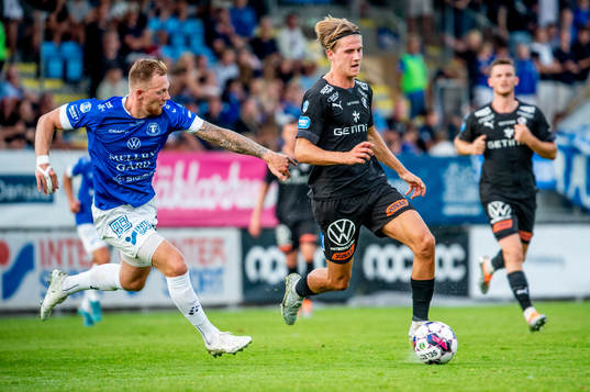 Halmstads Erik Ahlstrand mot Trelleborgs Jesper Modig