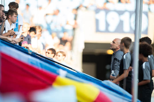 Goalkeeper coach Jonnie Fedel of Malmö FF in a discussion