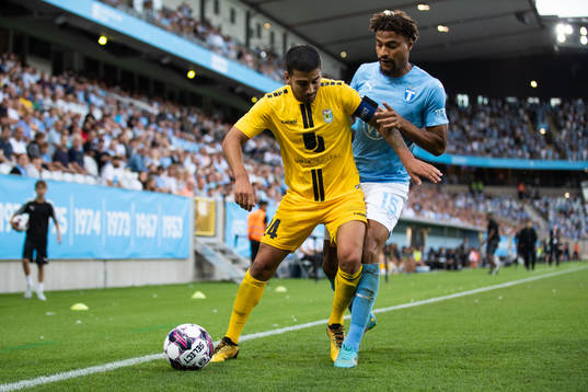 Aldin Skenderovic of Diddeleng and Joseph Ceesay of Malmö