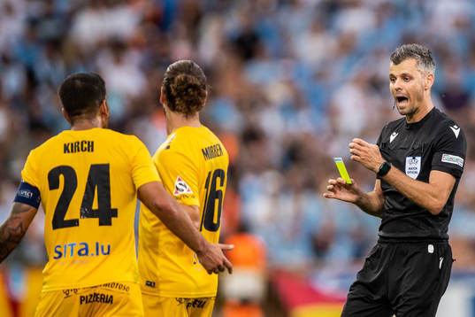 Referee Enea Jorgji